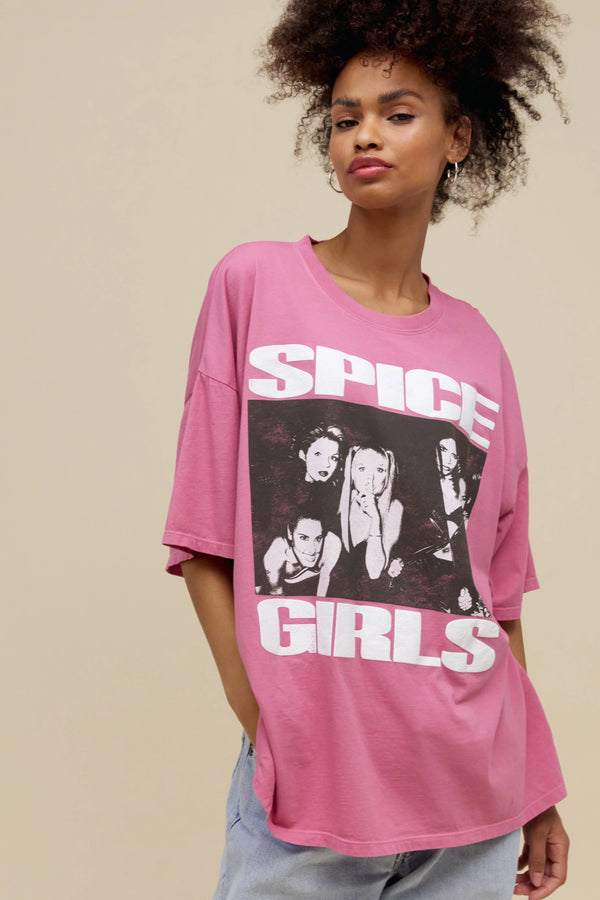 DAYDREAMER - SPICE GIRLS PHOTO ONE SIZE TEE - PINK TAFFY - THE MNRCH